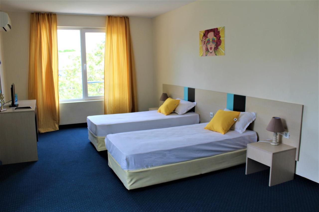 Pop Art Hotel Primorsko Dış mekan fotoğraf